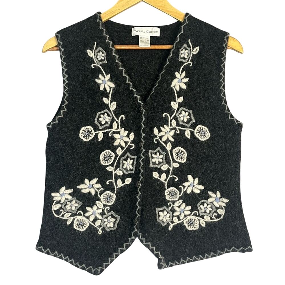 Vintage Casual Corner Embroidered Sweater Vest Women’s Medium Lambswool Angora